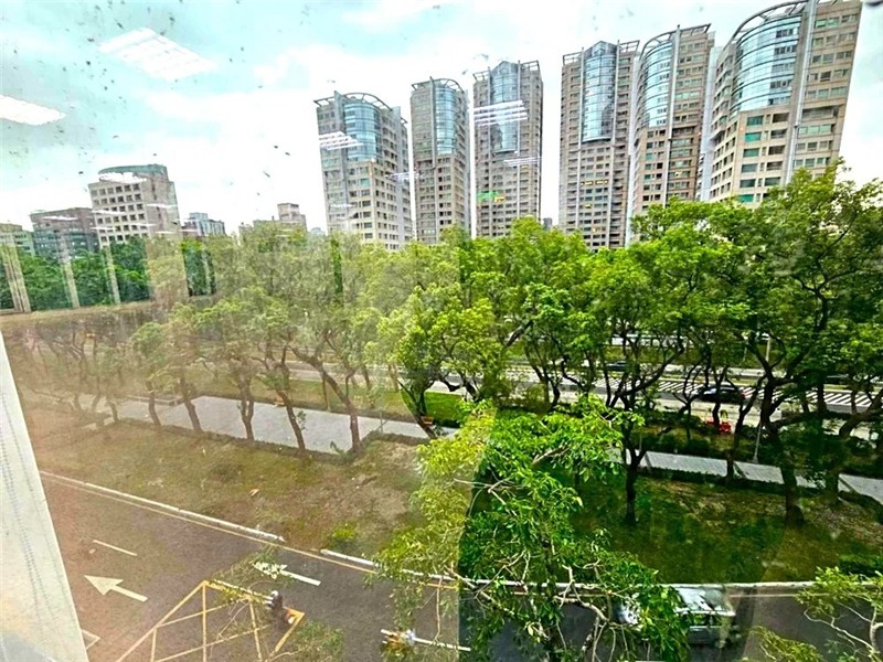 https://uimg.twhouses.com.tw/uploads/2026/6/10/131766521818804.jpg